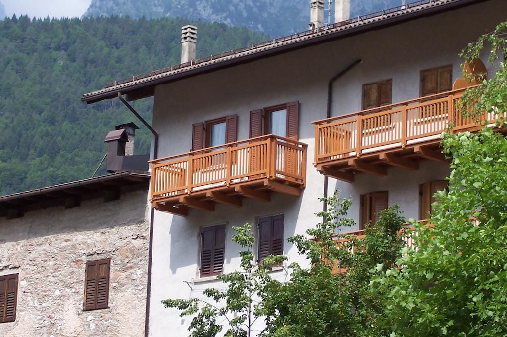 Casa Rondine Lägenhet Molveno Exteriör bild
